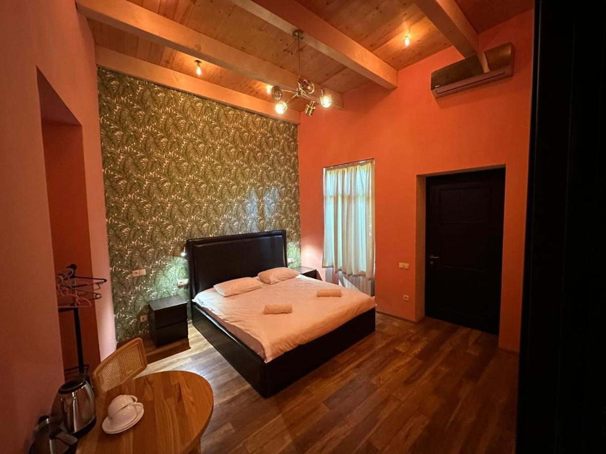 Local Hotel Tbilisi Exterior photo